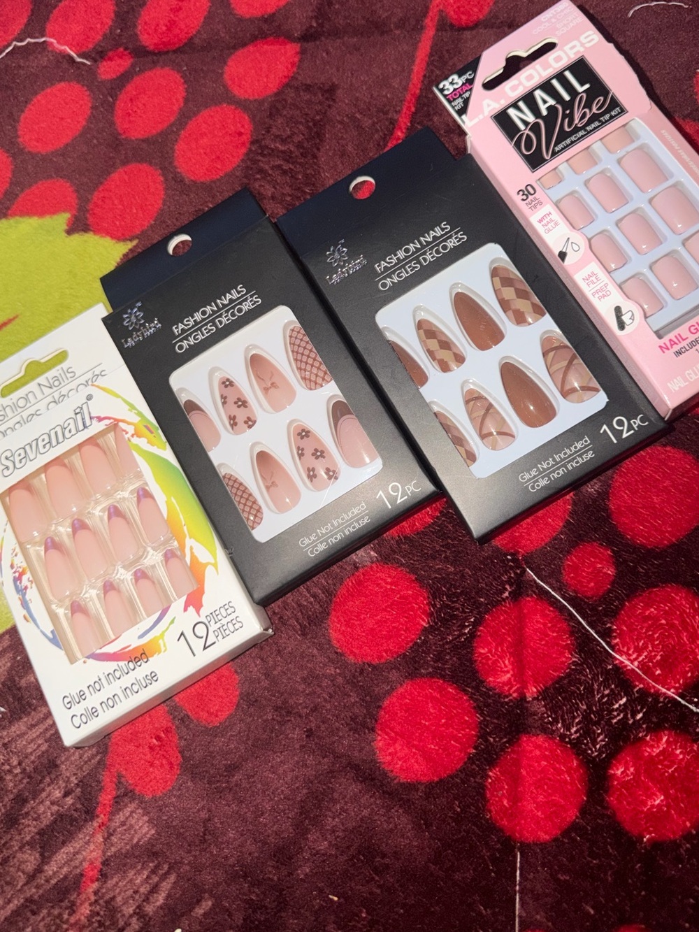 Press on nails